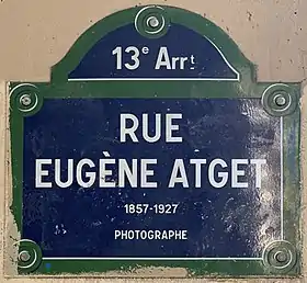 Voir la plaque.