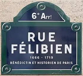 Voir la plaque.