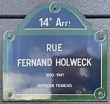 Voir la plaque.