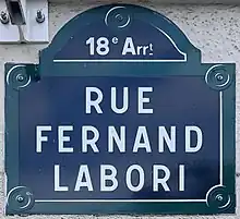 Voir la plaque.