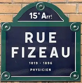 Voir la plaque.