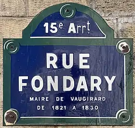 Voir la plaque.