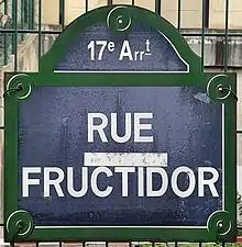 Voir la plaque.