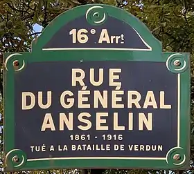 Voir la plaque.