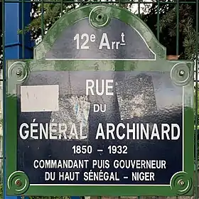 Voir la plaque.