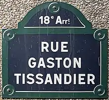 Voir la plaque.