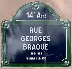 Voir la plaque.