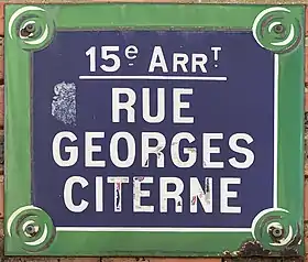 Voir la plaque.