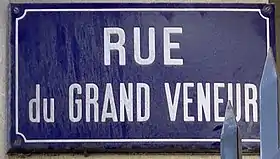 Voir la plaque.