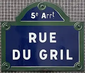 Voir la plaque.