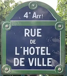 Voir la plaque.