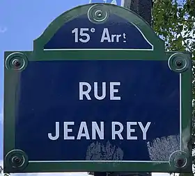 Voir la plaque.