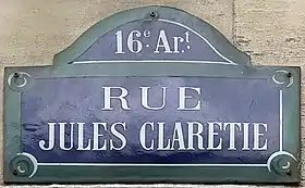 Voir la plaque.