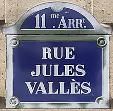 Voir la plaque.