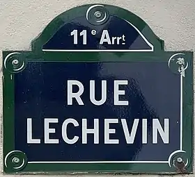 Voir la plaque.