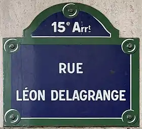 Voir la plaque.