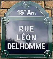 Voir la plaque.