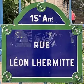 Voir la plaque.