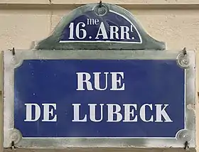 Voir la plaque.