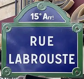 Voir la plaque.