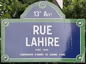 Voir la plaque.