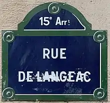 Voir la plaque.