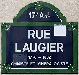 Voir la plaque.