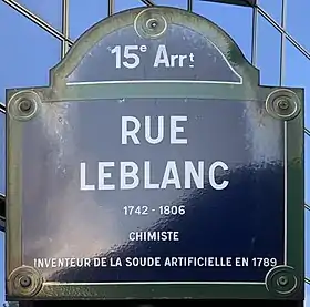 Voir la plaque.