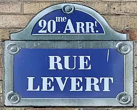 Voir la plaque.