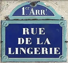 Voir la plaque.