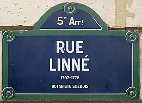 Voir la plaque.