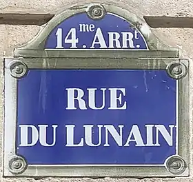 Voir la plaque.