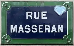 Voir la plaque.