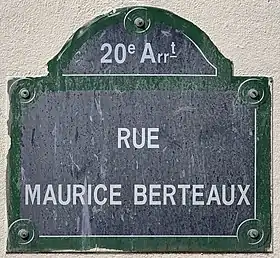 Voir la plaque.