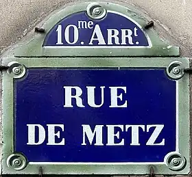 Voir la plaque.