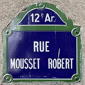 Voir la plaque.