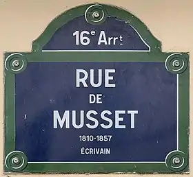 Voir la plaque.