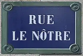 Voir la plaque.