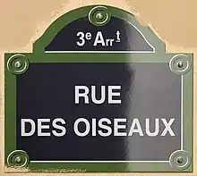 Voir la plaque.