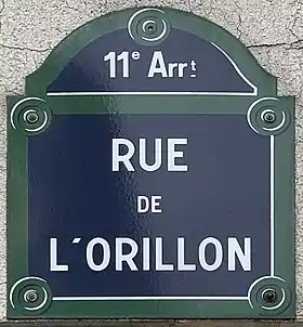 Voir la plaque.