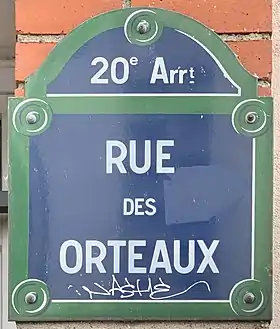 Voir la plaque.