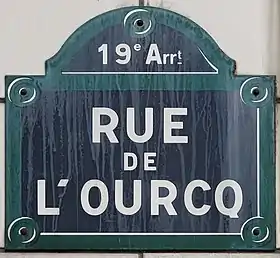 Voir la plaque.