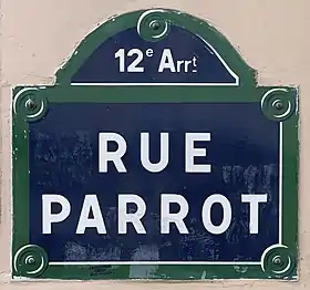 Voir la plaque.