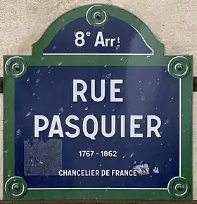 Voir la plaque.