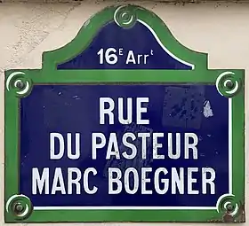 Voir la plaque.