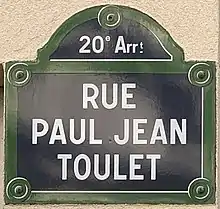 Voir la plaque.