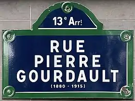 Voir la plaque.