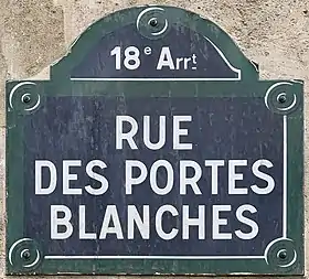 Voir la plaque.