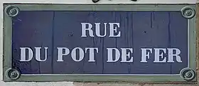 Voir la plaque.