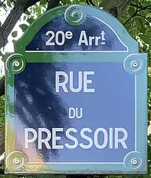 Voir la plaque.